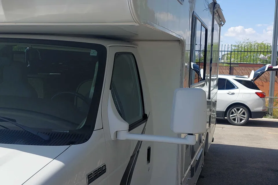 Clinton's Thor Motor Coach 2018 Thor Freedom Elite Class C