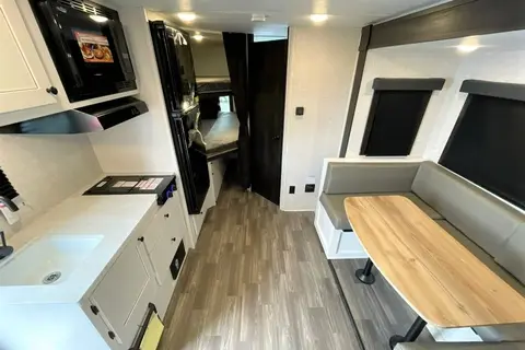 Highland Ridge RV OPEN RANGE LITE AIR 19MBH Travel Trailer