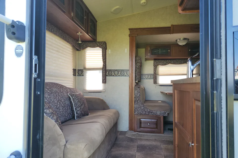 Fred J' Ultra Lite Fifth Wheel