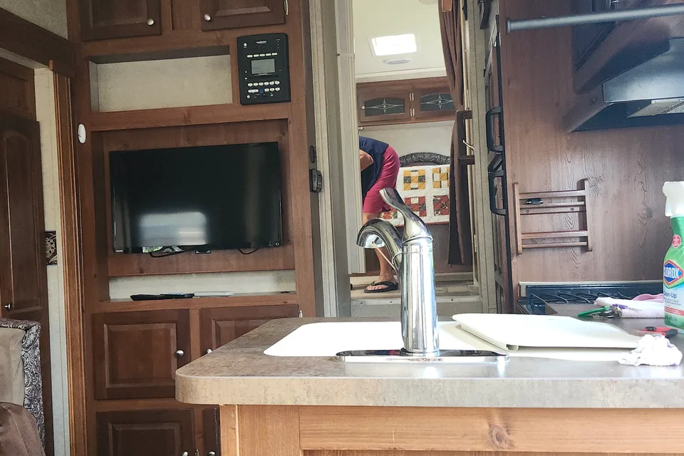 Fred J' Ultra Lite Fifth Wheel