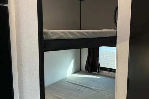 Christy's Jayco 197MBW  SLX Baja Edition Travel Trailer