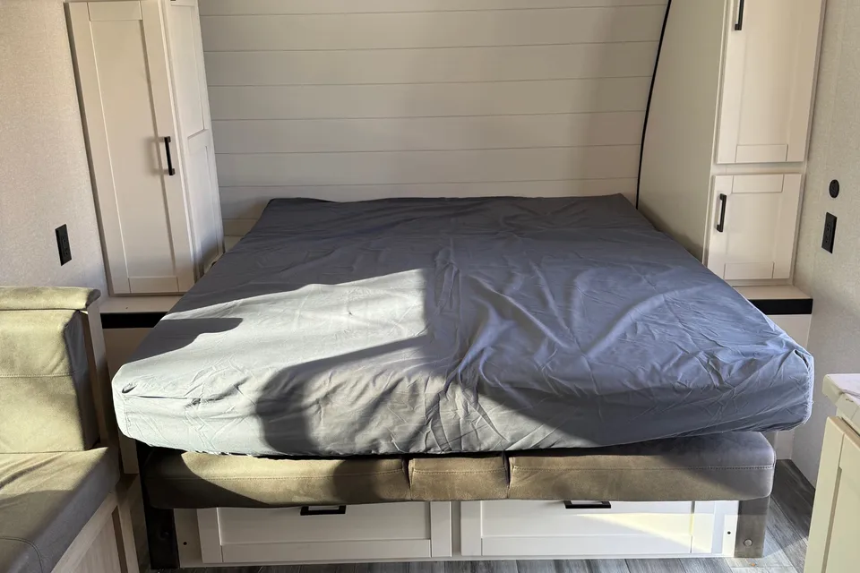 Christy's Jayco 197MBW  SLX Baja Edition Travel Trailer