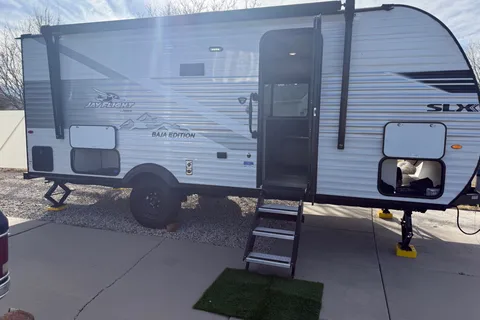 Christy's Jayco 197MBW  SLX Baja Edition Travel Trailer
