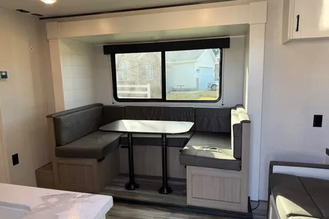Christy's Jayco 197MBW  SLX Baja Edition Travel Trailer