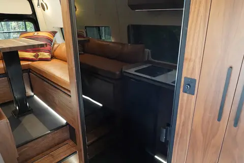 The Paragon - A premium quality luxury campervan
