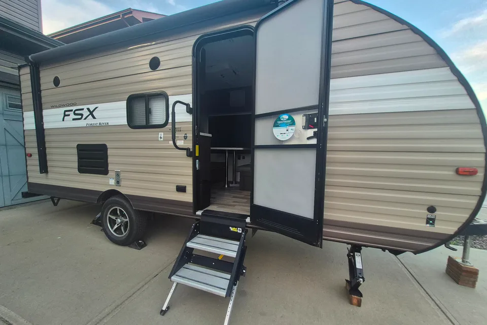 Jisung's Forest River T177BH Travel Trailer