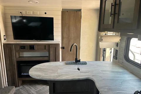 Family Friendly 2022 Cruise Lite Trailer