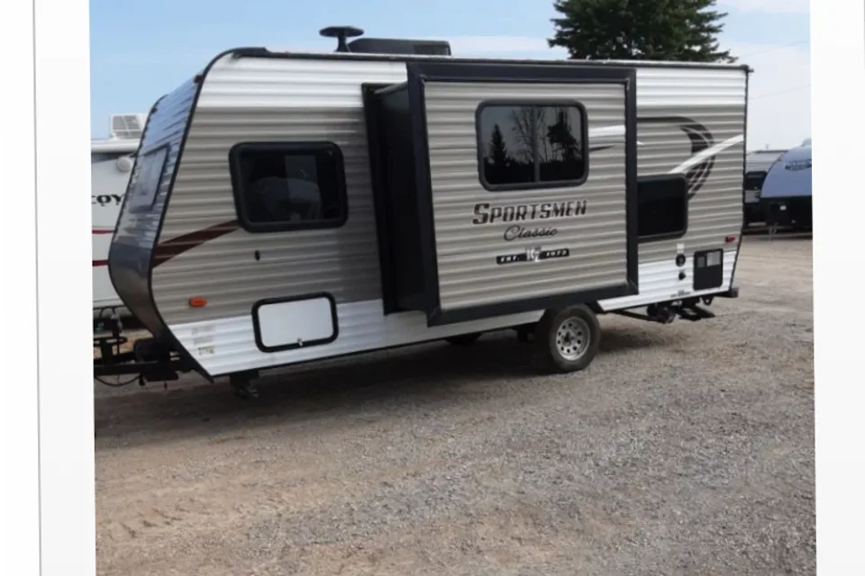 Steven's Sportsman Kz Travel Trailer