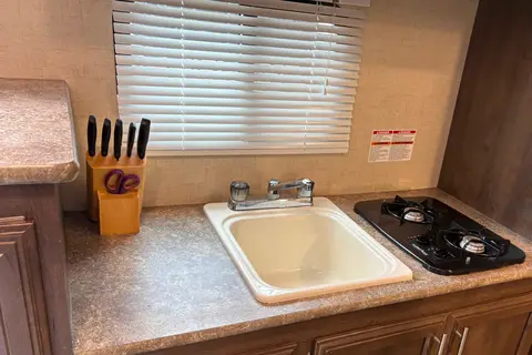 Steven's Sportsman Kz Travel Trailer