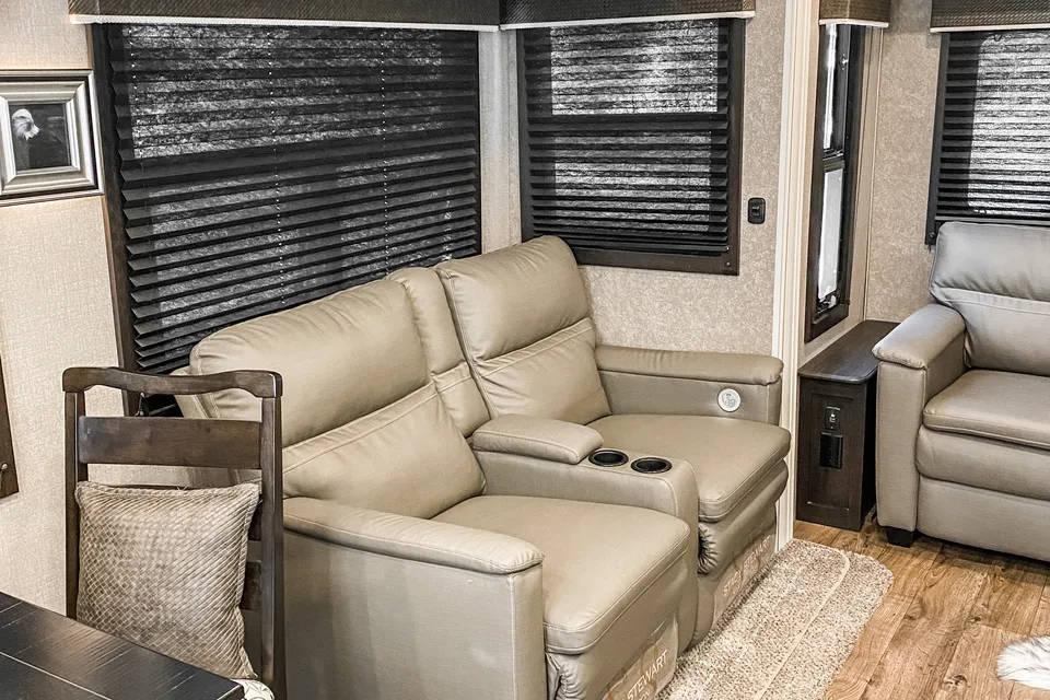 Luxury Camping - Jayco Eagle 330RSTS