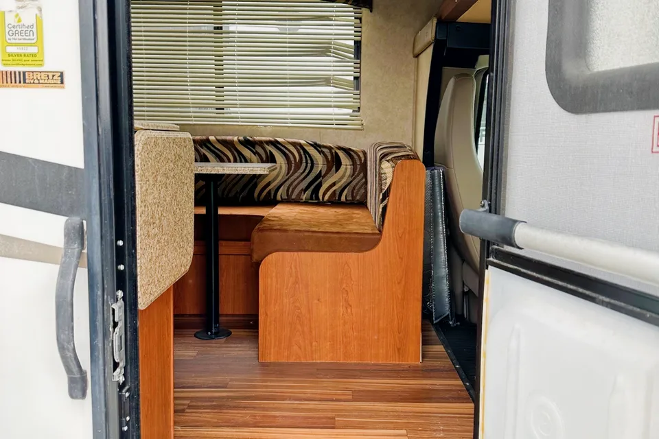 Francis's Coachmen Freelancer 21 Qb Class C