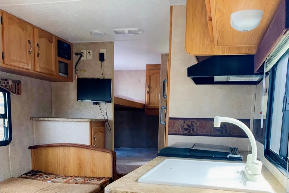 RV for Rent – Your Home on Wheels!