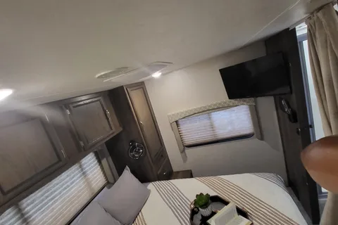RV Trippin - "Clyde" Coachmen Freelander 27QB