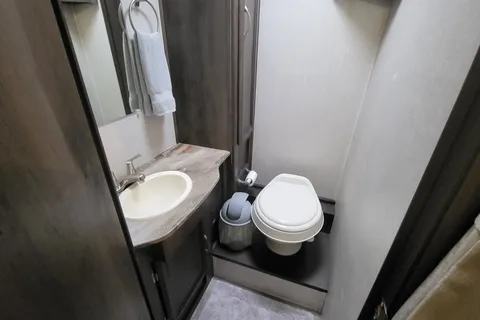 RV Trippin - "Clyde" Coachmen Freelander 27QB