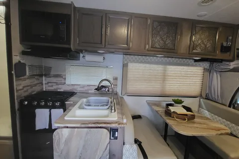 RV Trippin - "Clyde" Coachmen Freelander 27QB