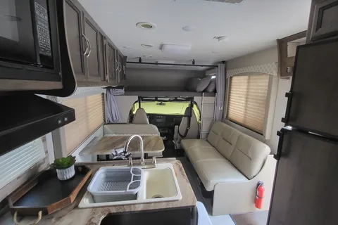 RV Trippin - "Clyde" Coachmen Freelander 27QB