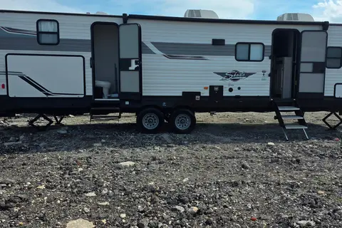 Kris's Family friendly travel trailer