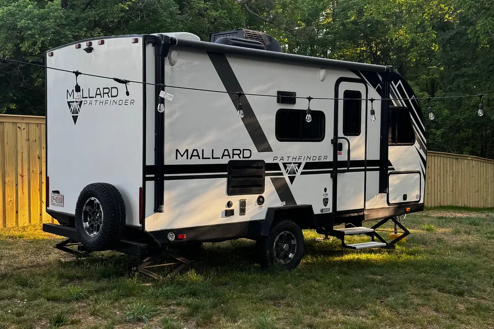 Hunter's Heartland Mallard pathfinder qbh17 Travel Trailer
