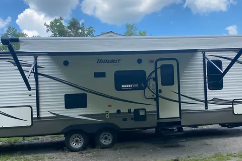 Walaa 's Keystone Hideout Travel Trailer