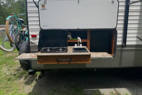 Walaa 's Keystone Hideout Travel Trailer