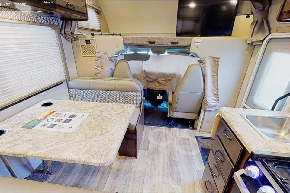 Family 2019 Chevrolet Motorhome - Thor Freedom Elite Class C