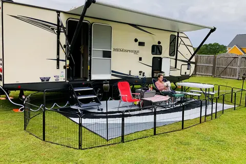 Glamping Made Easy! Full Size Bathroom!! Pet Friendly 
