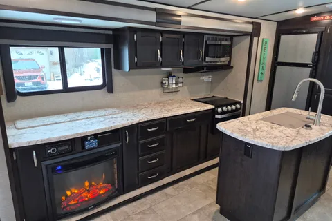 Potter's Paradise Grand Design 2670MK Travel Trailer