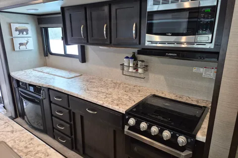 Potter's Paradise Grand Design 2670MK Travel Trailer