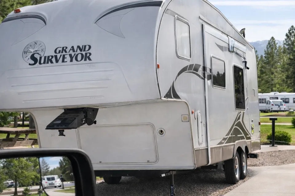 Grand River 25Ft Hotel