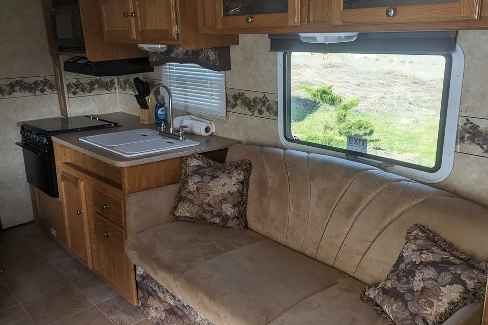Mitch and Vanessa's Dutchmen 28' travel trailer Travel Trailer