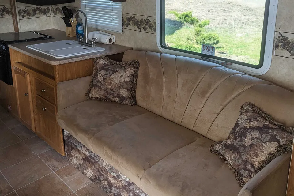 Mitch and Vanessa's Dutchmen 28' travel trailer Travel Trailer