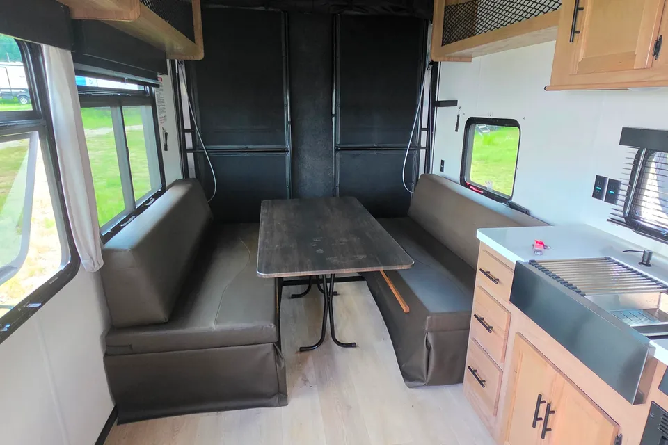 Shermans- Black Label Fifth Wheel Getaway