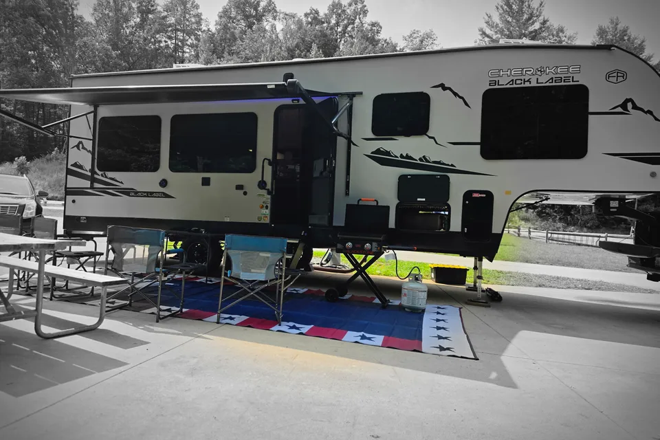 Shermans- Black Label Fifth Wheel Getaway
