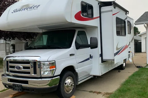 Little Missy's Forest River Sunseeker 2650S-CDW Class C