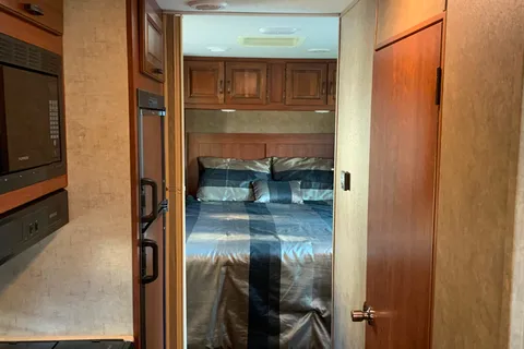 Little Missy's Forest River Sunseeker 2650S-CDW Class C