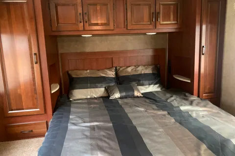 Little Missy's Forest River Sunseeker 2650S-CDW Class C