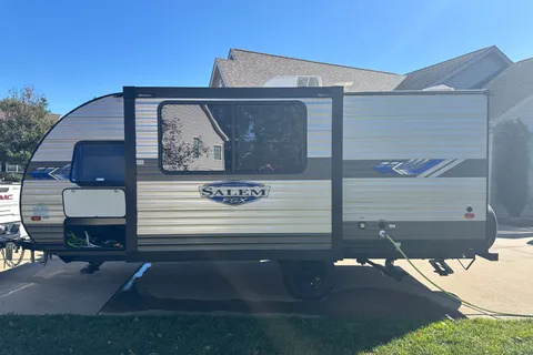The Trailhead - Lightweight Adventure Camper