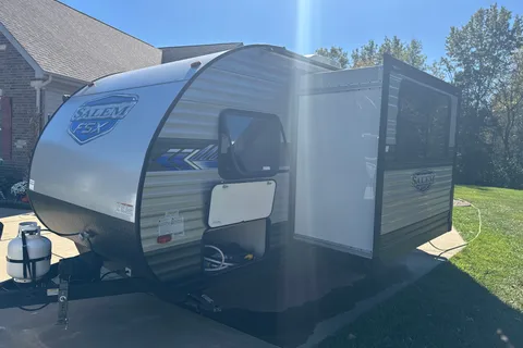 The Trailhead - Lightweight Adventure Camper