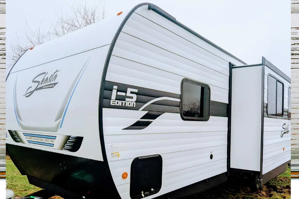 Adventure-Ready 2025 Shasta i5 526DB Bunkhouse – Sleeps 8-10 | Meet "Juno"