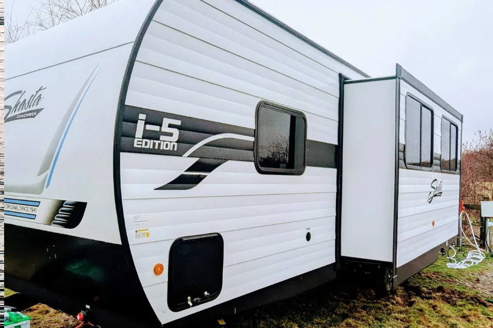 Adventure-Ready 2025 Shasta i5 526DB Bunkhouse – Sleeps 8-10 | Meet "Juno"