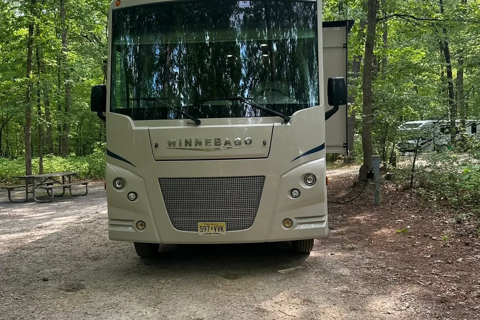Winnebago-Superior Ride-Deluxe Living-Family Fun