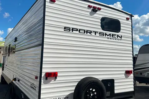 Top Deal Rentals's Sportsmen 260BHSE Travel Trailer