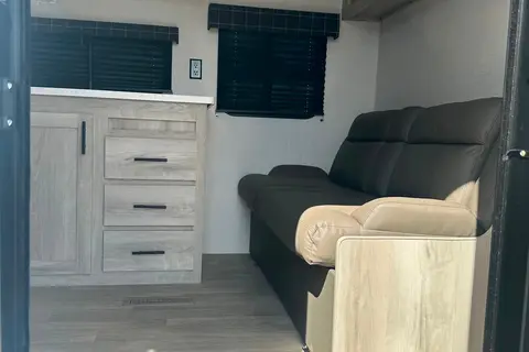 Top Deal Rentals's Sportsmen 260BHSE Travel Trailer
