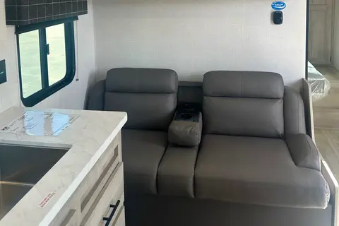 Top Deal Rentals's Sportsmen 260BHSE Travel Trailer