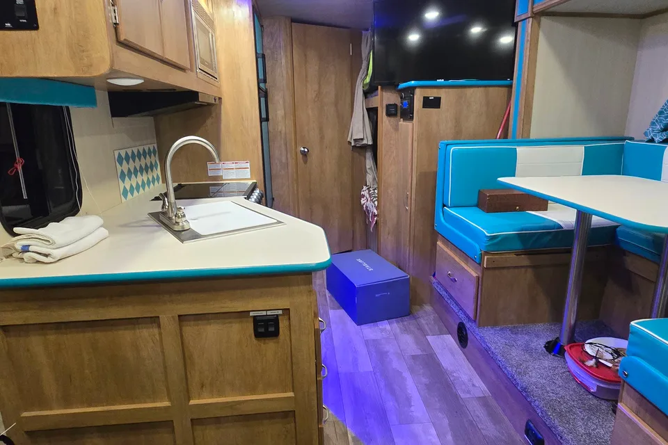 William's Gulf Stream Vintage Cruiser Travel Trailer