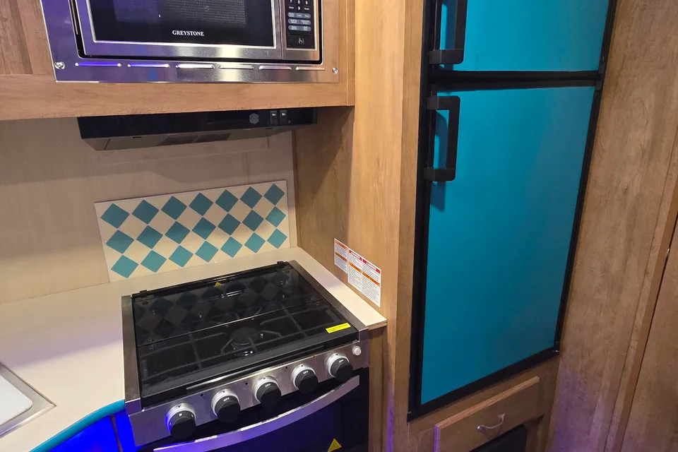 William's Gulf Stream Vintage Cruiser Travel Trailer