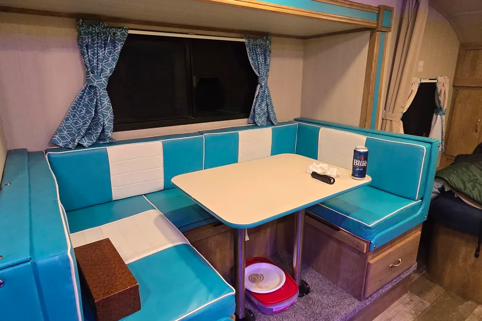 William's Gulf Stream Vintage Cruiser Travel Trailer