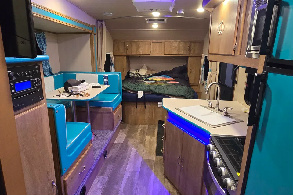 William's Gulf Stream Vintage Cruiser Travel Trailer