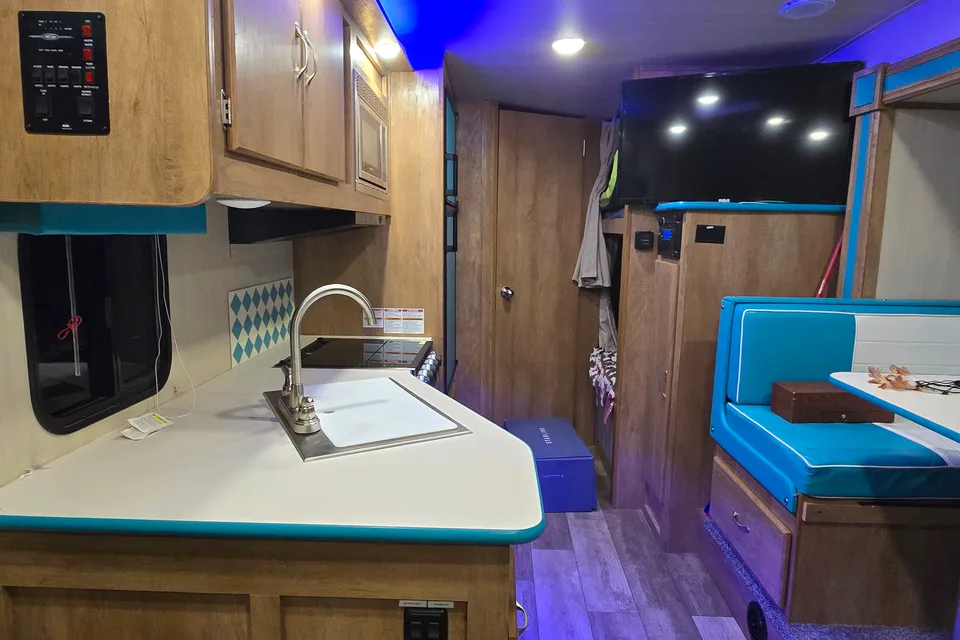 William's Gulf Stream Vintage Cruiser Travel Trailer