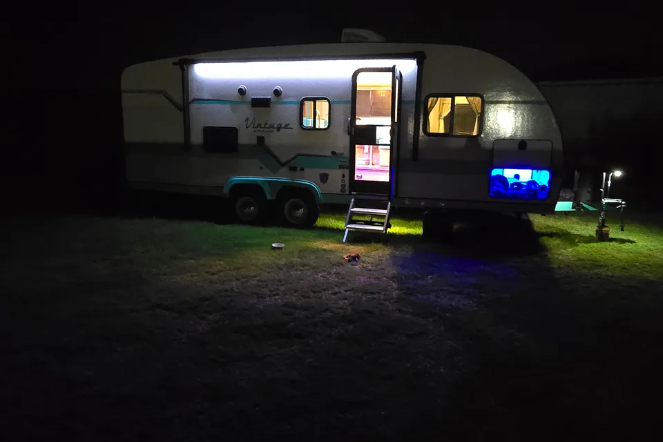 William's Gulf Stream Vintage Cruiser Travel Trailer